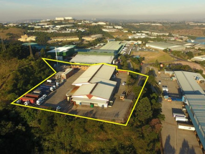 Prime property in Mahogany Ridge on auction