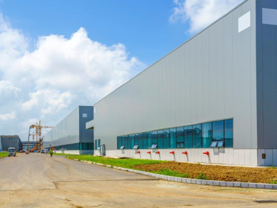 E-commerce significantly reshapes real estate