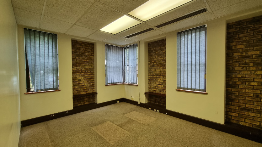 Office Space in La Lucia Property Images