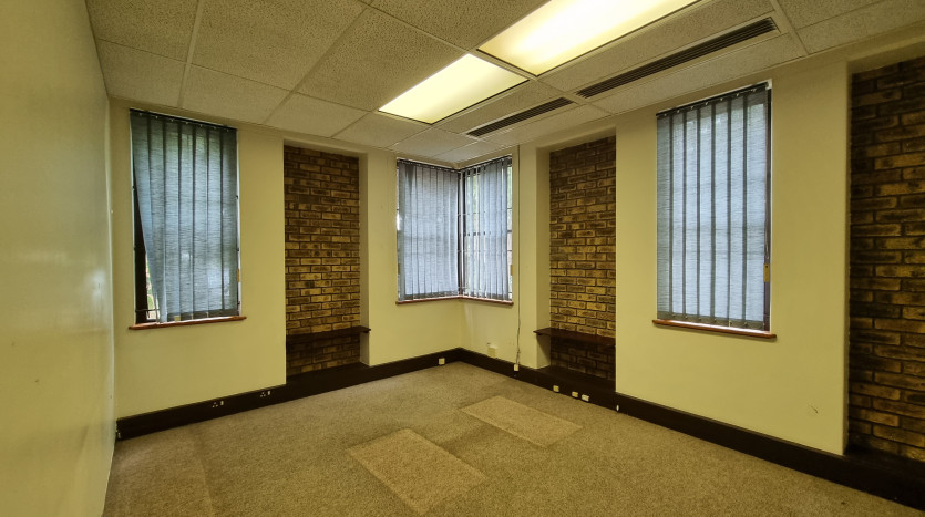 Office Space in La Lucia Property Images
