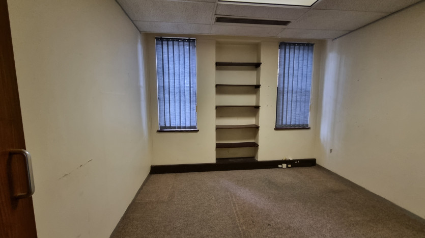 Office Space in La Lucia Property Images