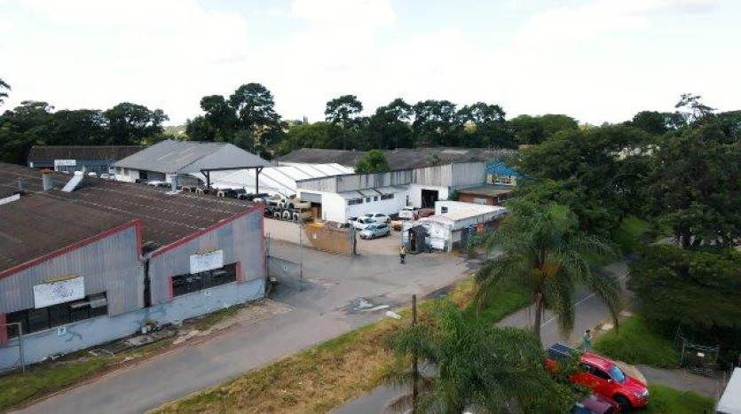 Industrial Property with Sectionalisation Opportunity Property Images