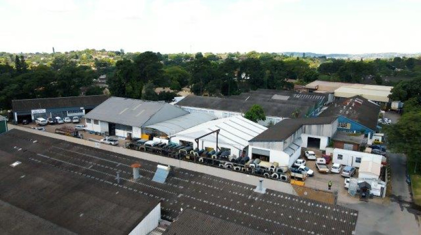 Industrial Property with Sectionalisation Opportunity Property Images