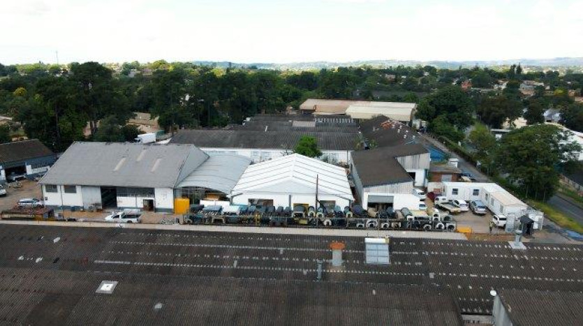 Industrial Property with Sectionalisation Opportunity Property Images