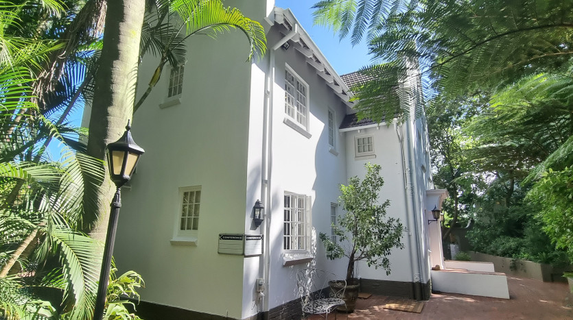 Upmarket Mixed-Use Property Within Mitchell Park Node Property Images