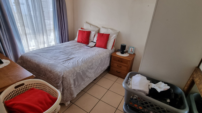 16 Two Bedroom Apartments In Isipingo Property Images