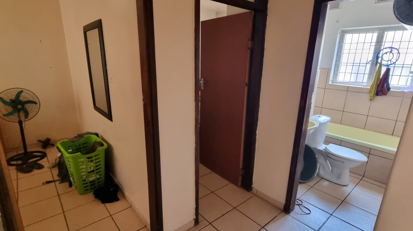 16 Two Bedroom Apartments In Isipingo Property Images