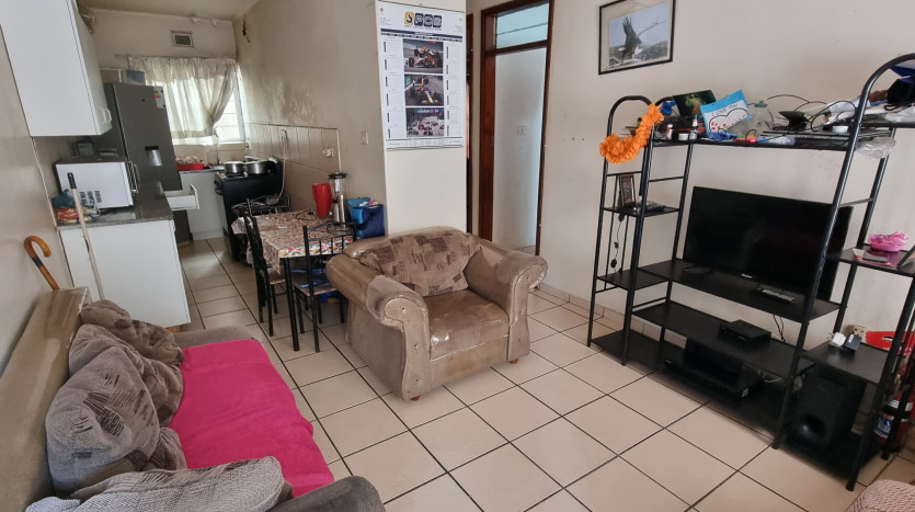 16 Two Bedroom Apartments In Isipingo Property Images