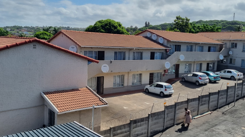 16 Two Bedroom Apartments In Isipingo Property Images