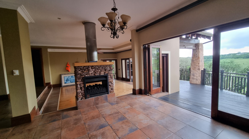 5 Bedroom Home within Kirtlington Park in Hillcrest Property Images