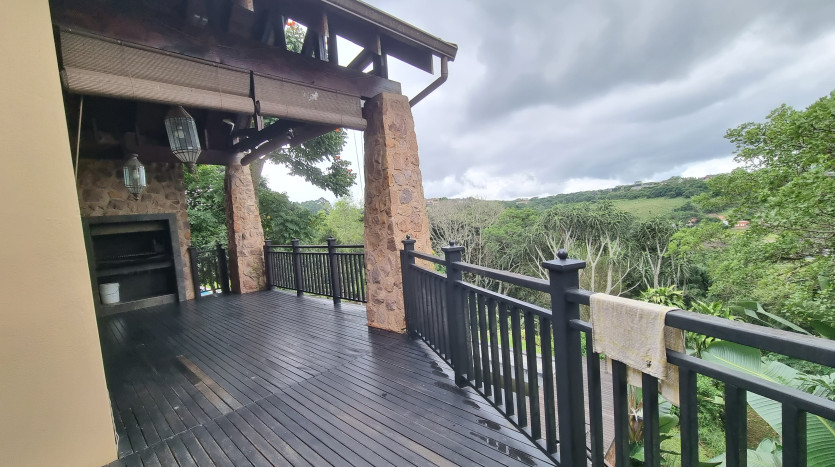 5 Bedroom Home within Kirtlington Park in Hillcrest Property Images