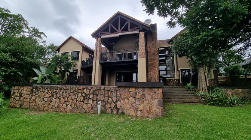5 Bedroom Home within Kirtlington Park in Hillcrest Property Lead Image