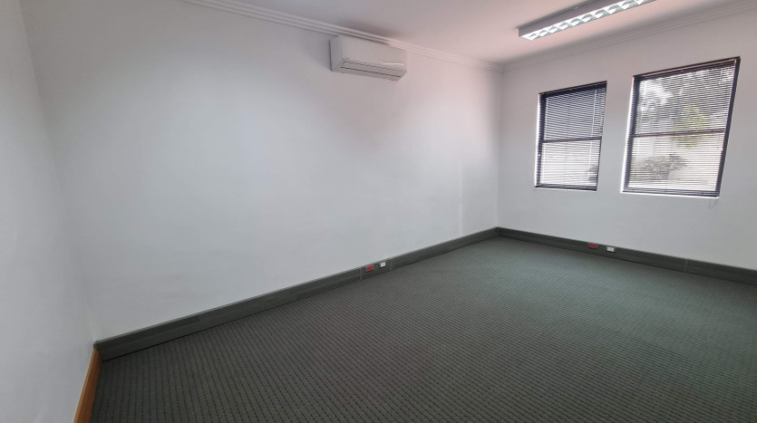 2 x Newly Renovated Standalone Offices Property Images