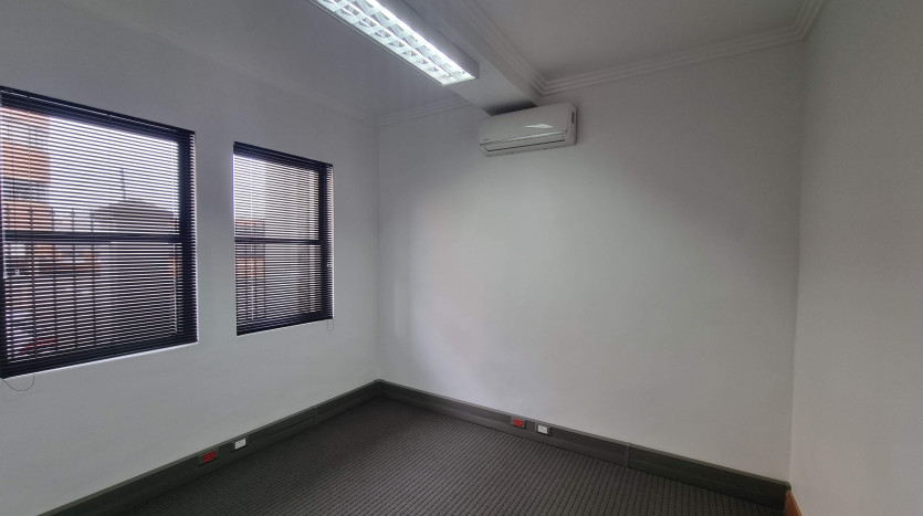 2 x Newly Renovated Standalone Offices Property Images