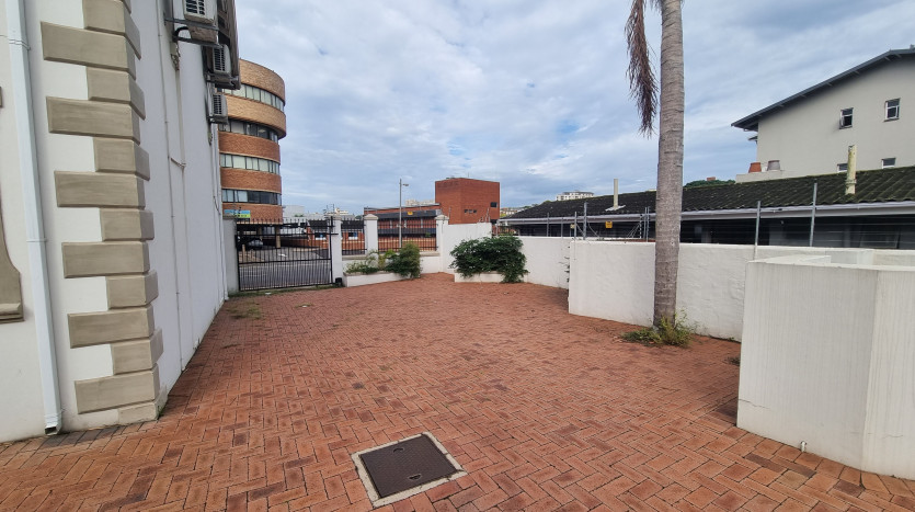 2 x Newly Renovated Standalone Offices Property Images