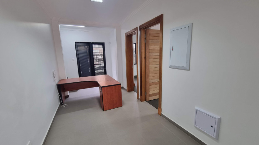 2 x Newly Renovated Standalone Offices Property Images