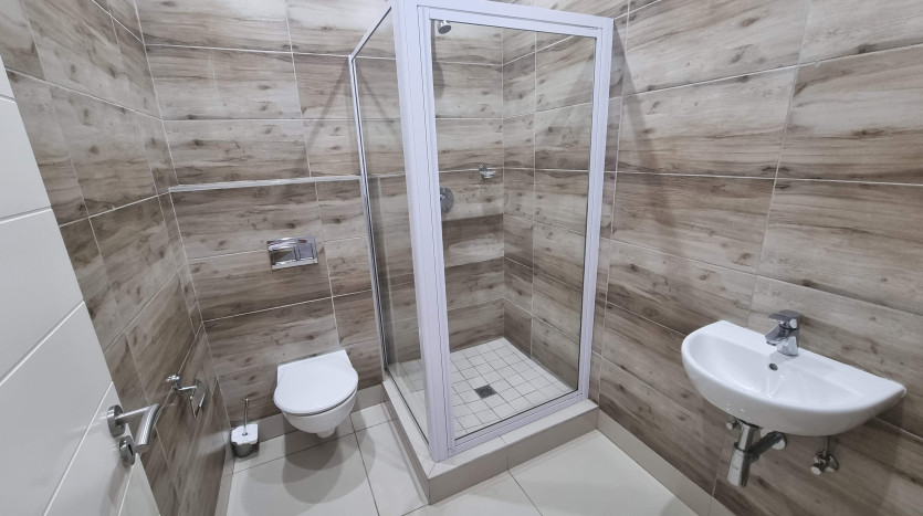 5 x New & Upmarket Apartments Property Images