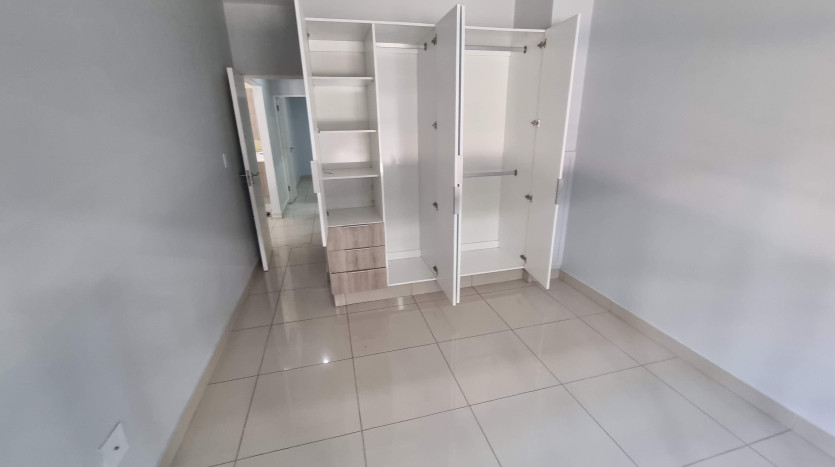 5 x New & Upmarket Apartments Property Images