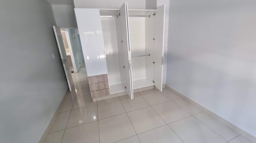 5 x New & Upmarket Apartments Property Images