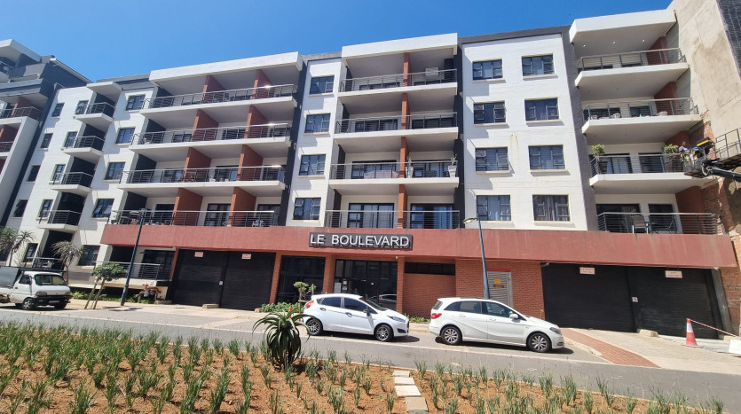 5 x New & Upmarket Apartments Property Images