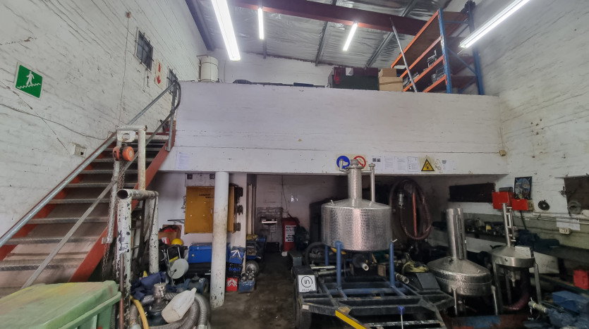 Mini Factory in Umbilo Industrial Property Images