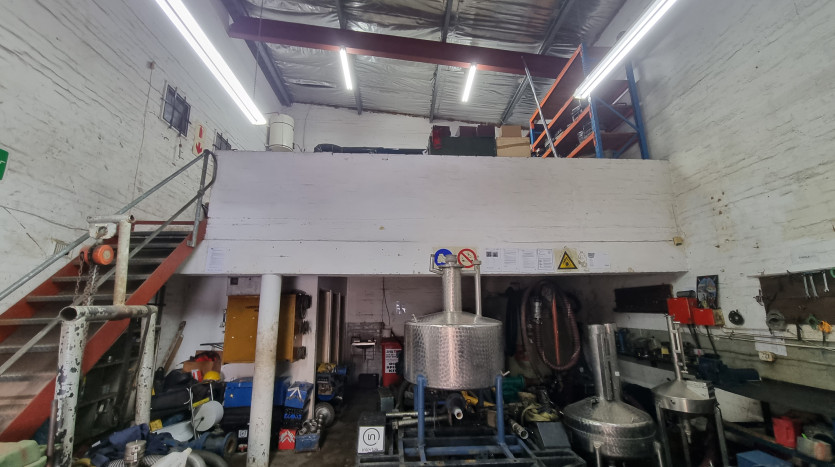 Mini Factory in Umbilo Industrial Property Images