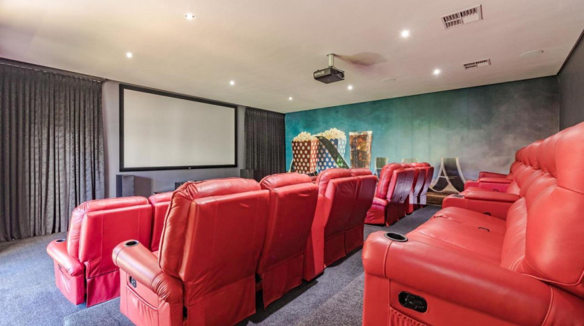 Opulent Executive Mansion Property Images