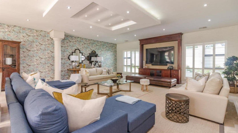 Opulent Executive Mansion Property Images