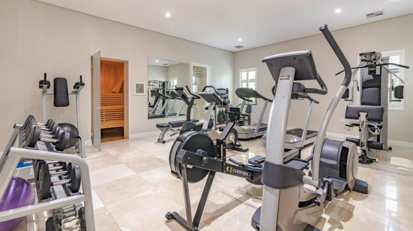 Opulent Executive Mansion Property Images