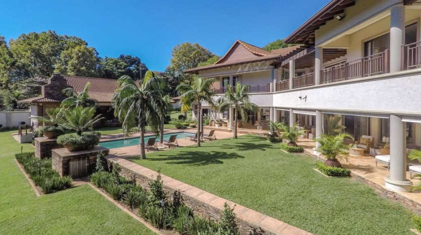 Opulent Executive Mansion Property Images