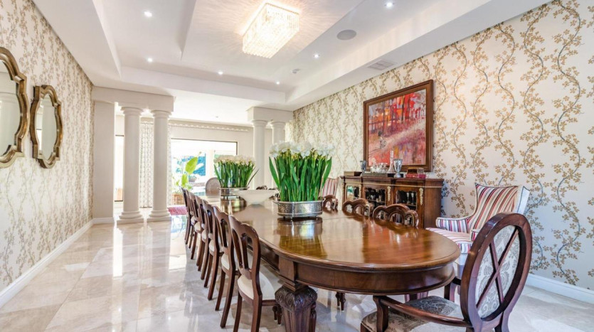 Opulent Executive Mansion Property Images