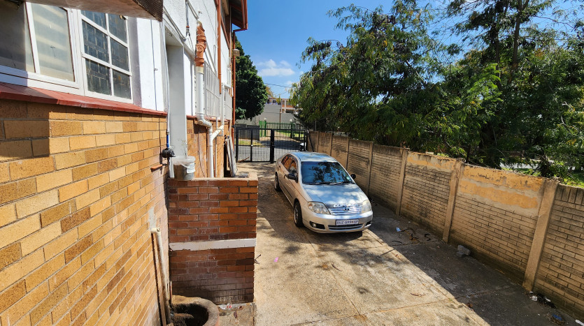 Mixed Use Investment Property in Rosettenville, Johannesburg Property Images