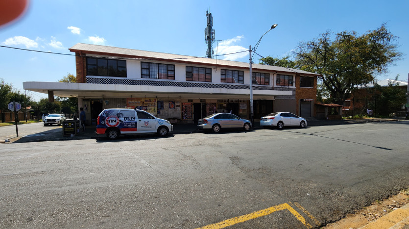 Mixed Use Investment Property in Rosettenville, Johannesburg Property Images
