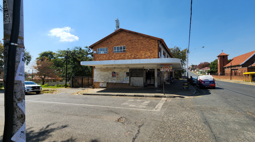 Mixed Use Investment Property in Rosettenville, Johannesburg Property Images