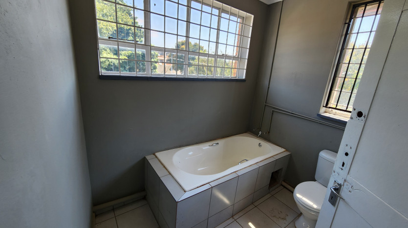 Mixed Use Investment Property in Rosettenville, Johannesburg Property Images