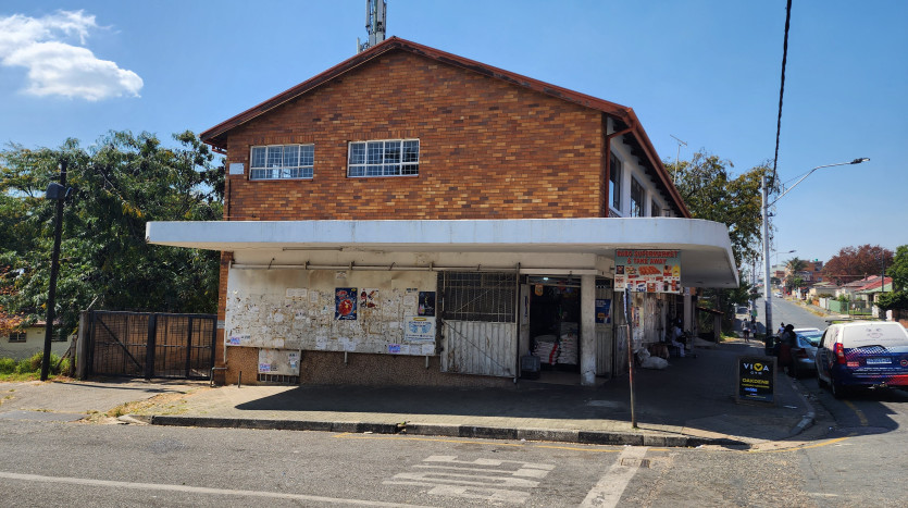 Mixed Use Investment Property in Rosettenville, Johannesburg Property Images