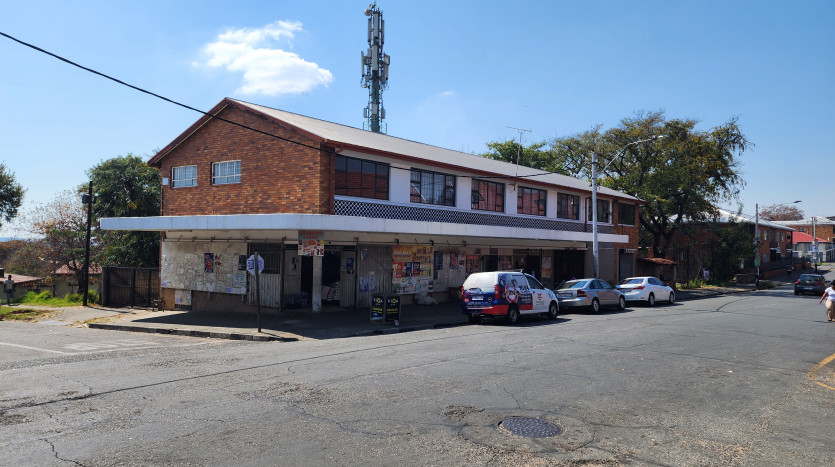 Mixed Use Investment Property in Rosettenville, Johannesburg Property Images