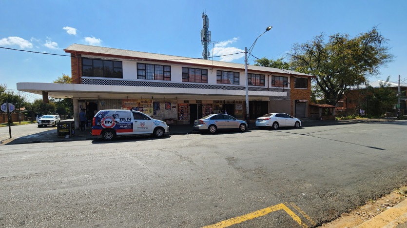 Mixed Use Investment Property in Rosettenville, Johannesburg Property Images