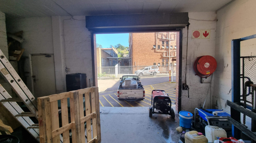 4 Industrial Units in Close Proximity to N3 Property Images