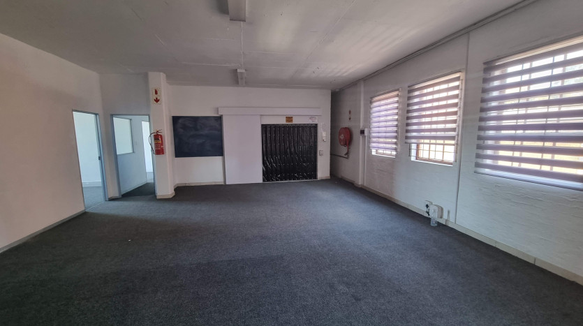 4 Industrial Units in Close Proximity to N3 Property Images