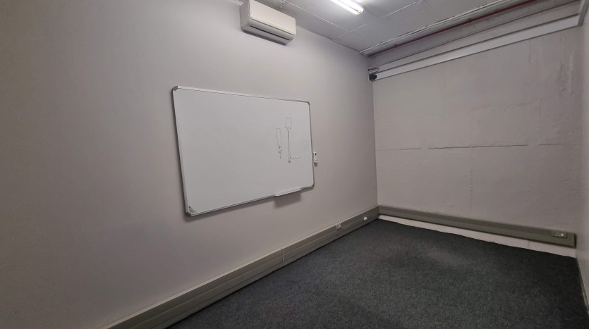 4 Industrial Units in Close Proximity to N3 Property Images