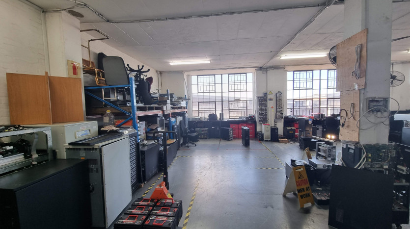 4 Industrial Units in Close Proximity to N3 Property Images