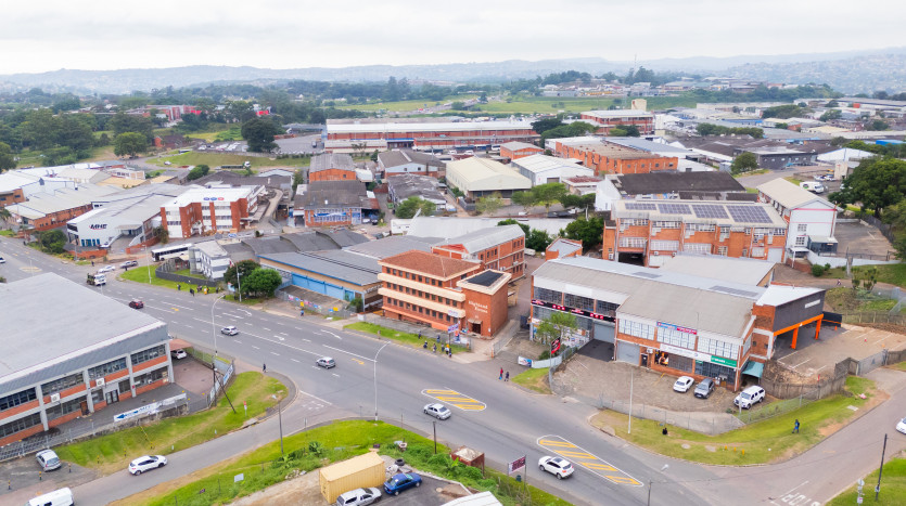 4 Industrial Units in Close Proximity to N3 Property Images