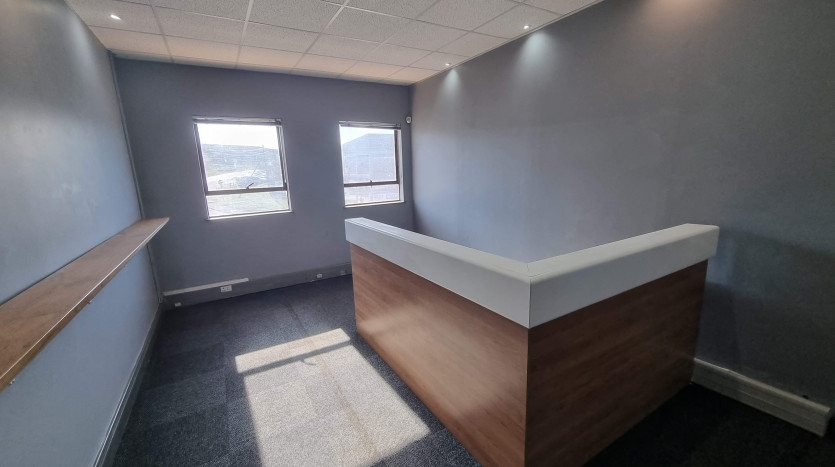 4 Industrial Units in Close Proximity to N3 Property Images