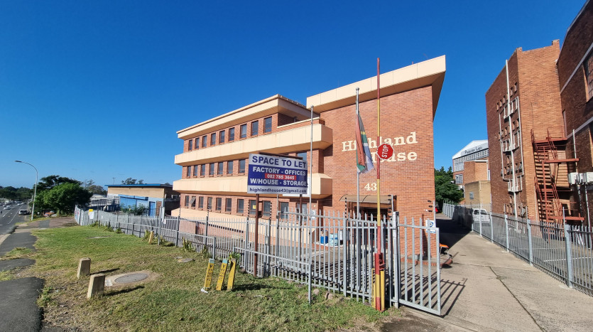4 Industrial Units in Close Proximity to N3 Property Images