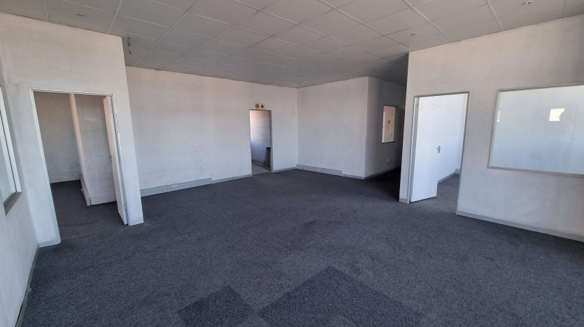 4 Industrial Units in Close Proximity to N3 Property Images
