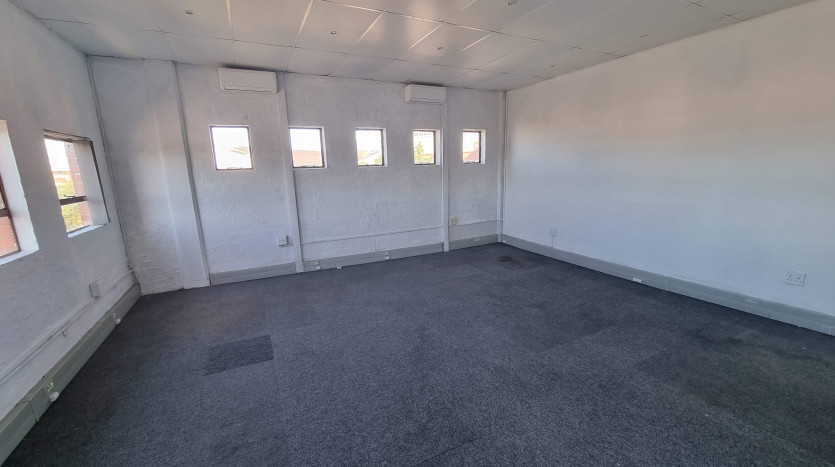 4 Industrial Units in Close Proximity to N3 Property Images