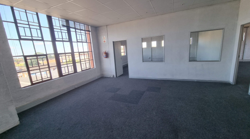 4 Industrial Units in Close Proximity to N3 Property Images