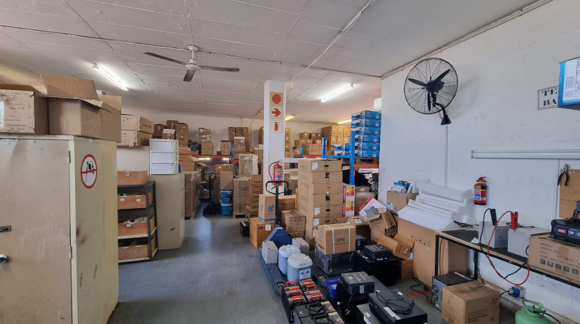 4 Industrial Units in Close Proximity to N3 Property Images