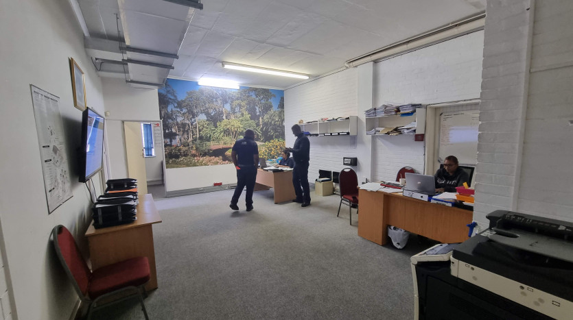 4 Industrial Units in Close Proximity to N3 Property Images